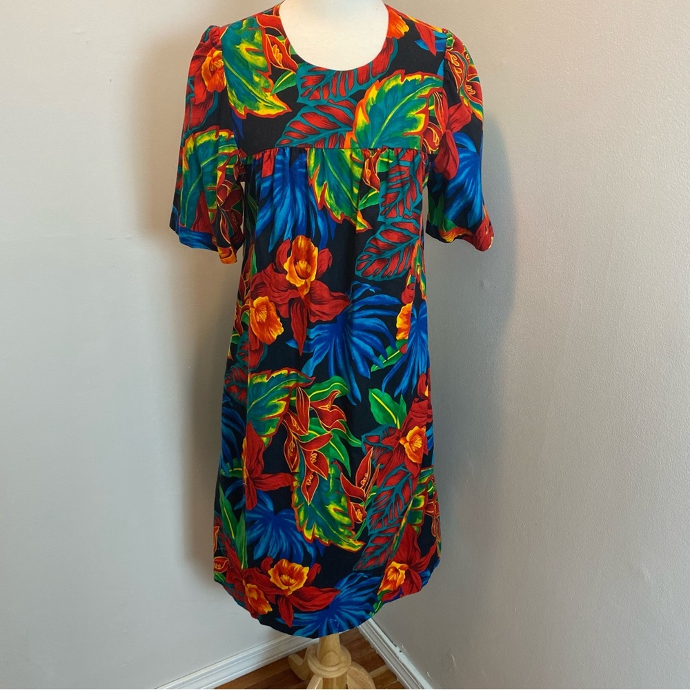 Hilo Hattie Authentic Vintage Hawaiian Mumu | Size Medium